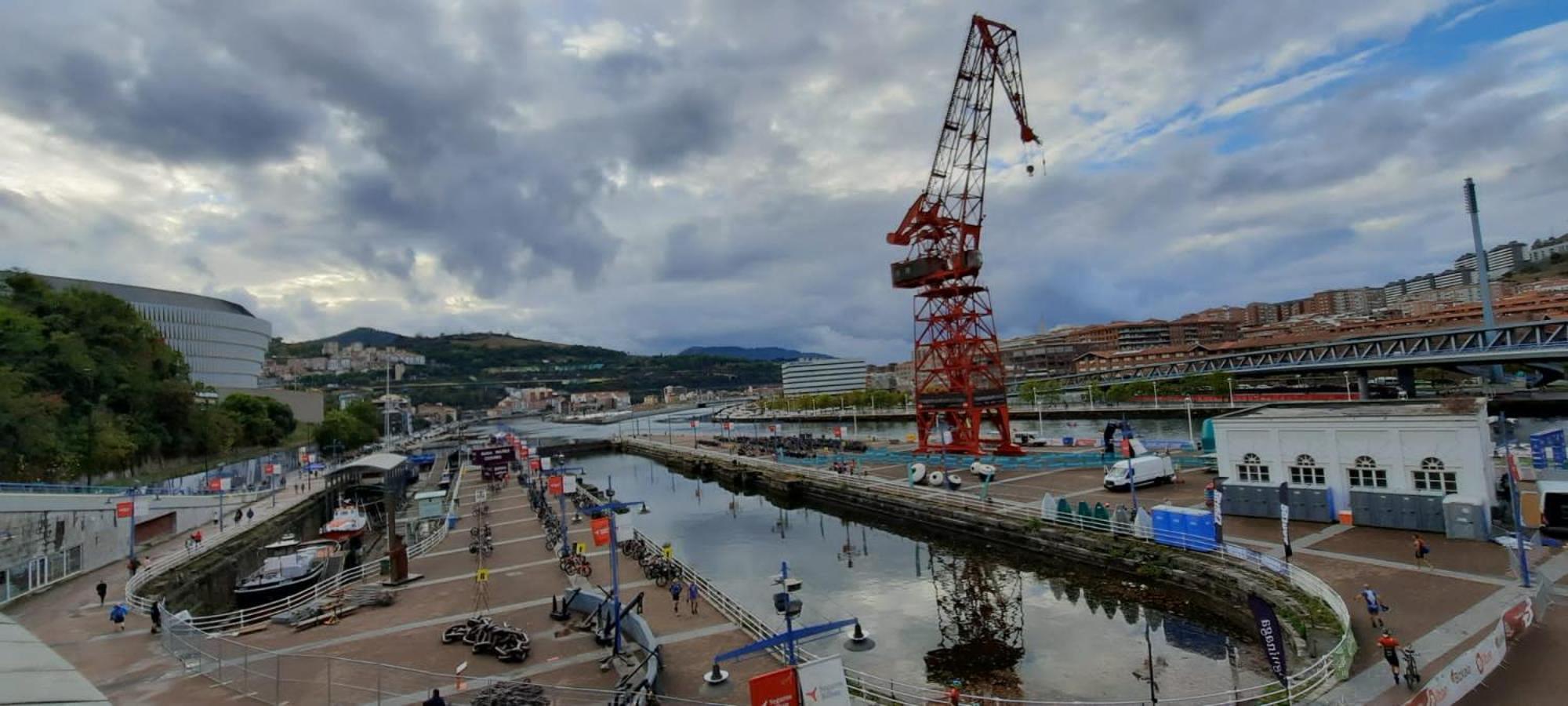 Bilbao, A Un Paso. Apartment Luaran gambar