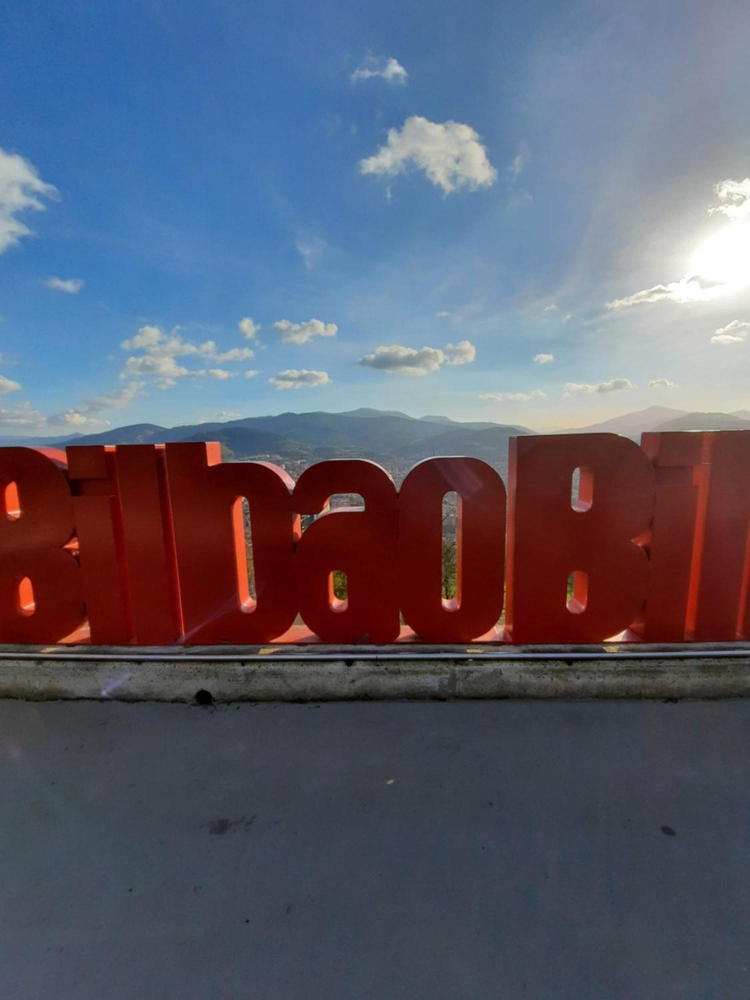 Bilbao, A Un Paso. Apartment Luaran gambar