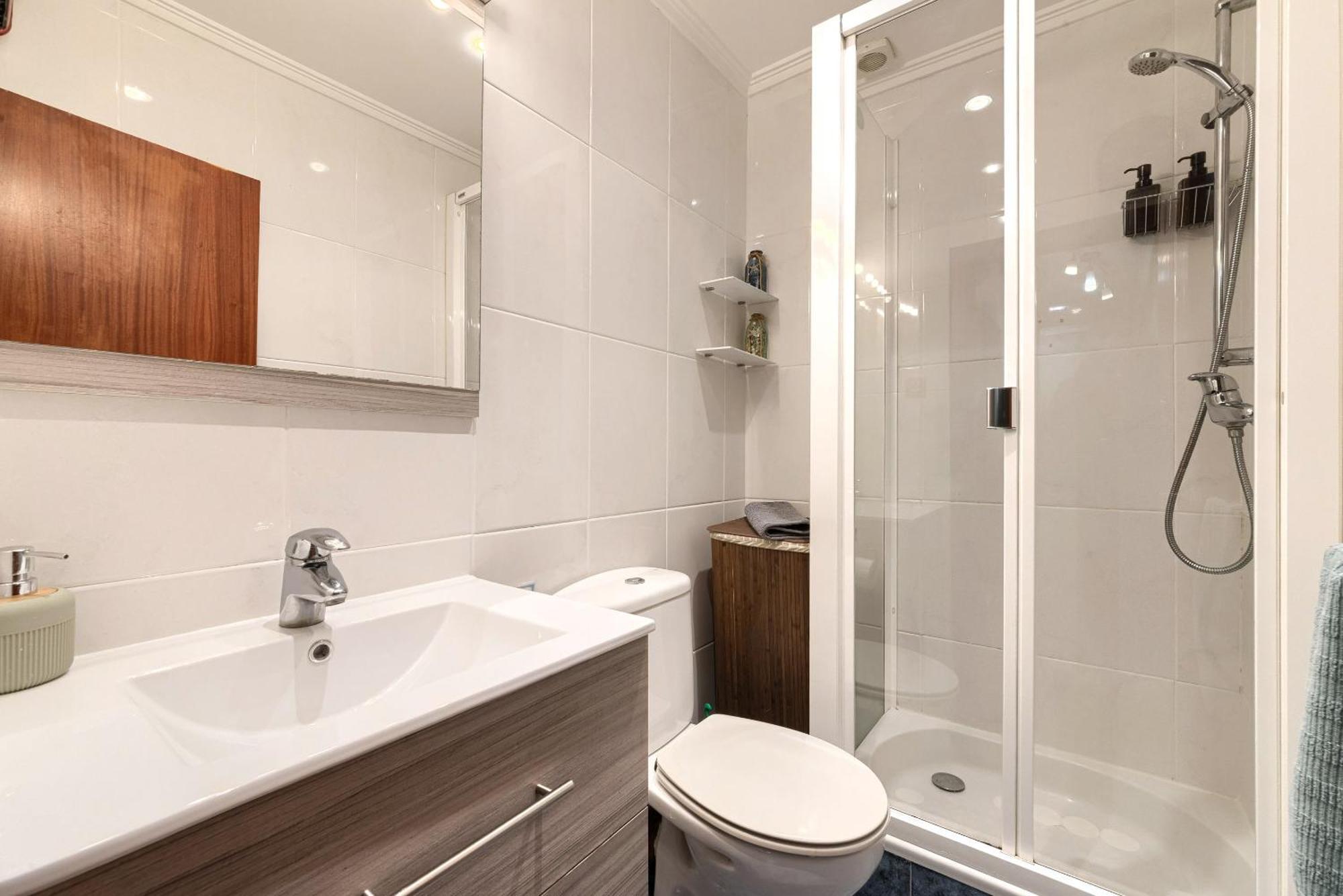 Bilbao, A Un Paso. Apartment Luaran gambar